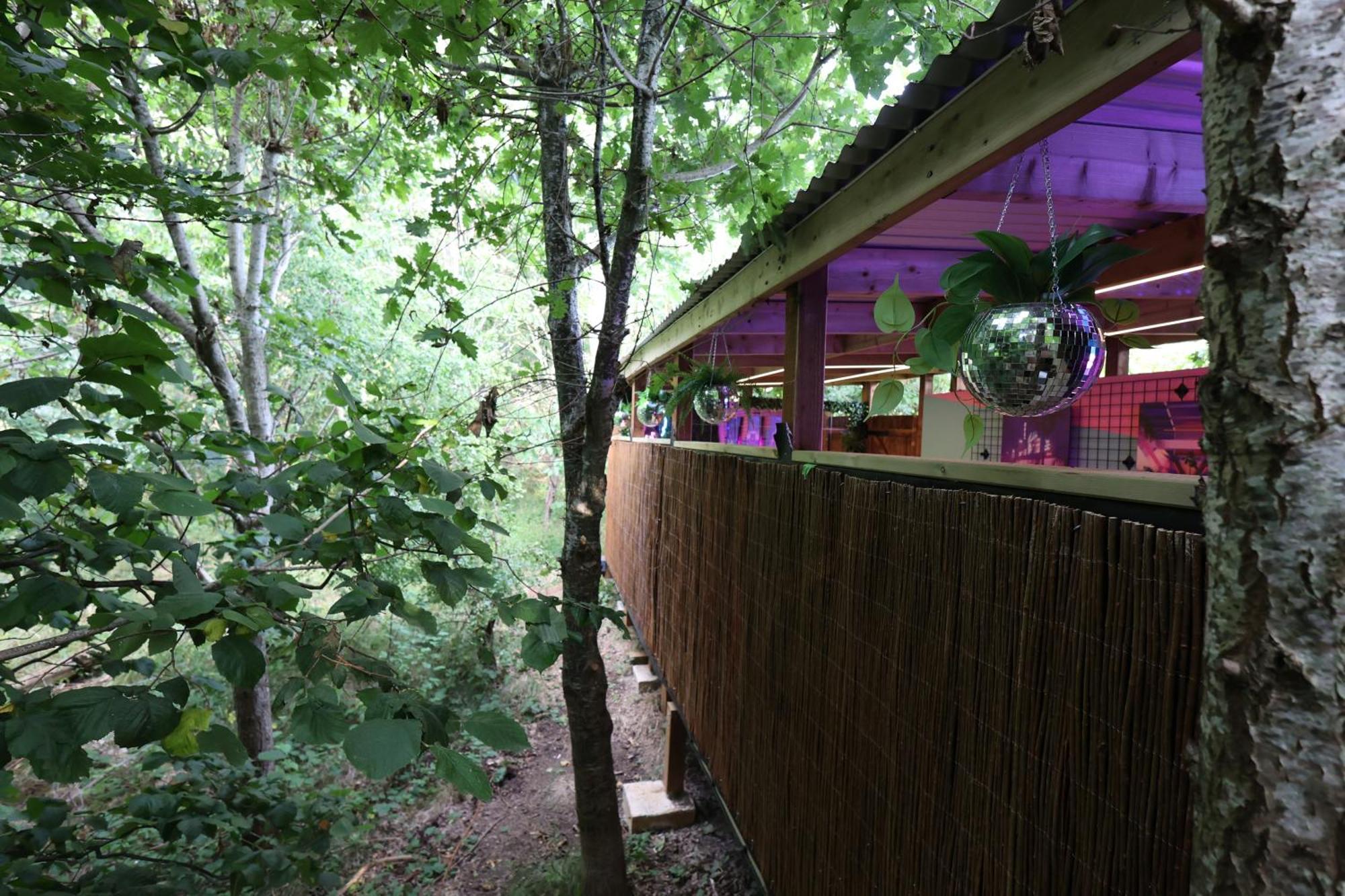 Apartamento Ammonite Glamping Pod & Hot Tub Hungerton Exterior foto